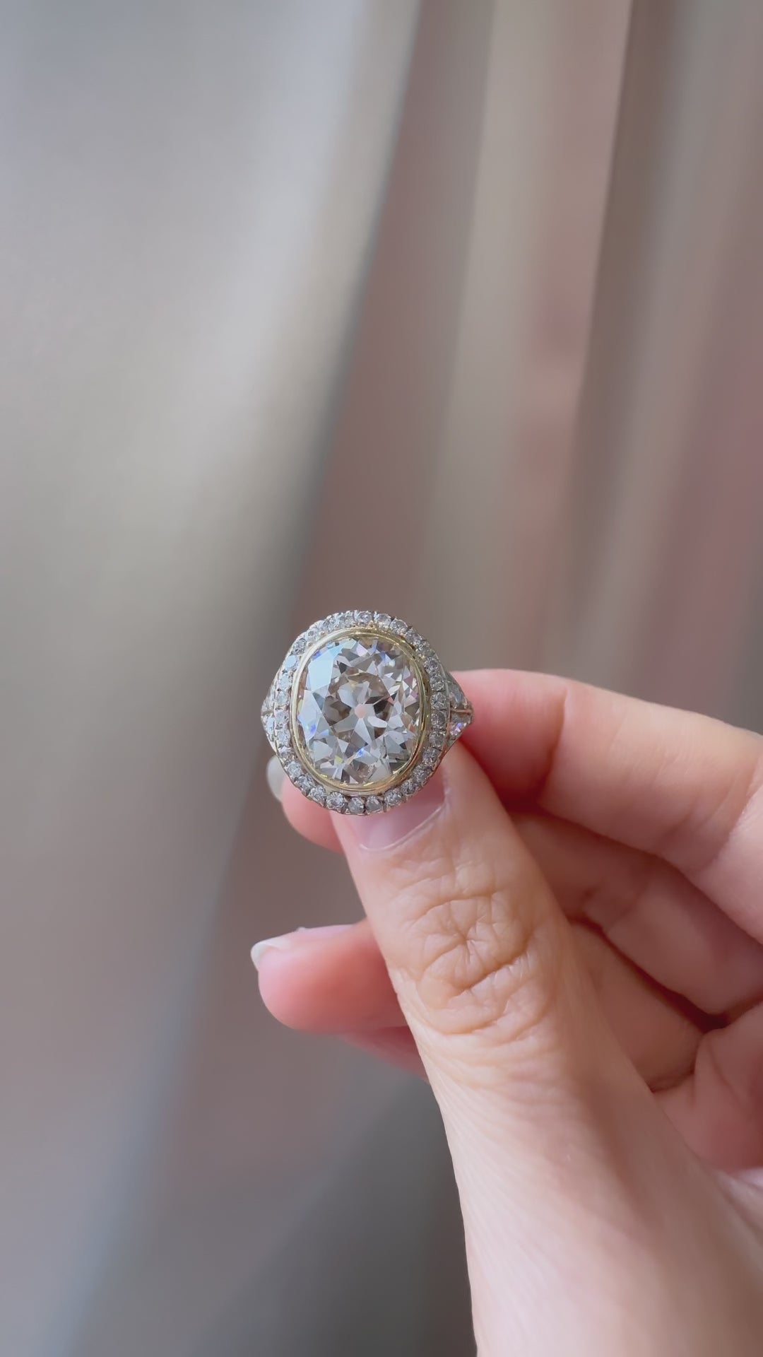 m-z color, vs clarity diamond in yellow gold setting