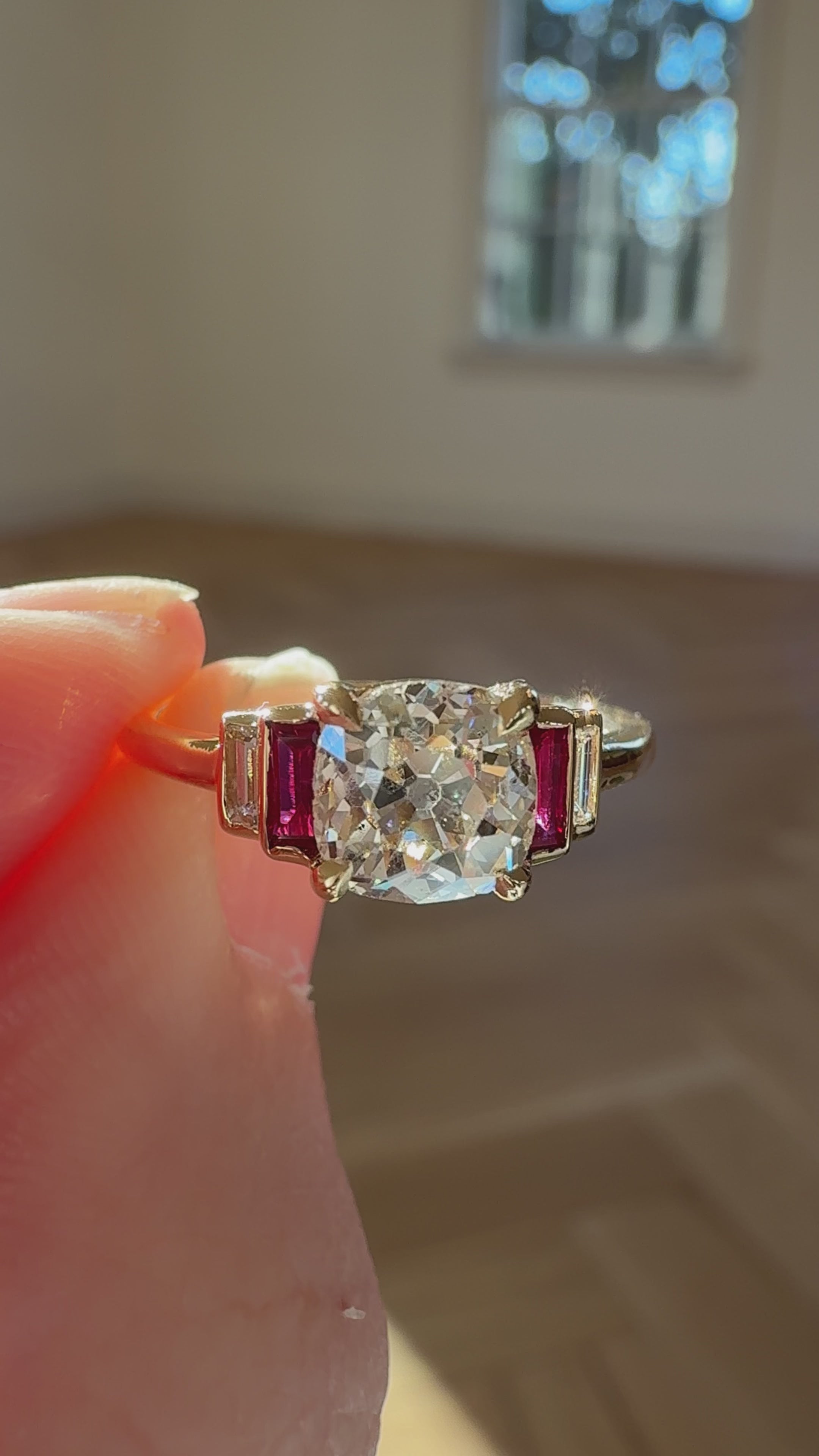 g-h-i color, si-i clarity diamond rings in yellow gold setting