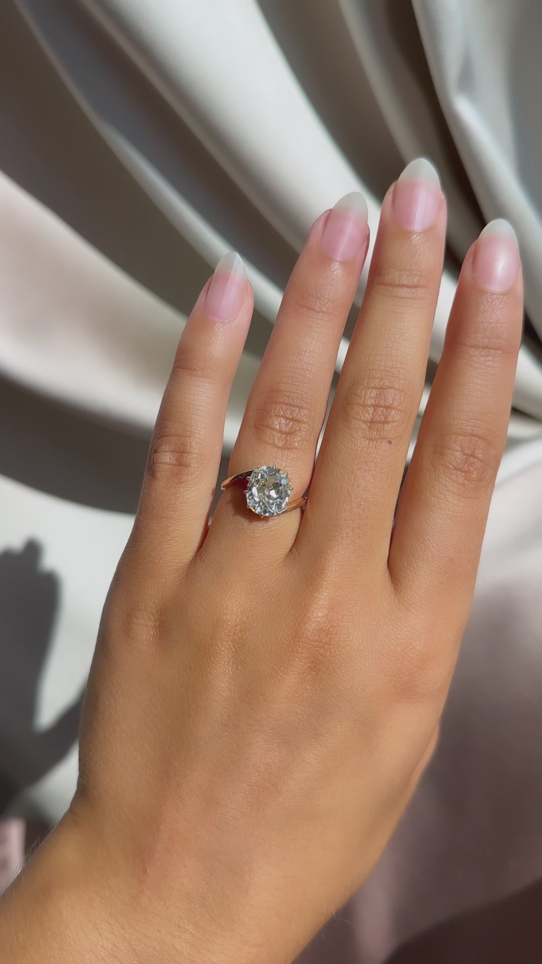 m-z color, si-i clarity diamond in yellow gold setting