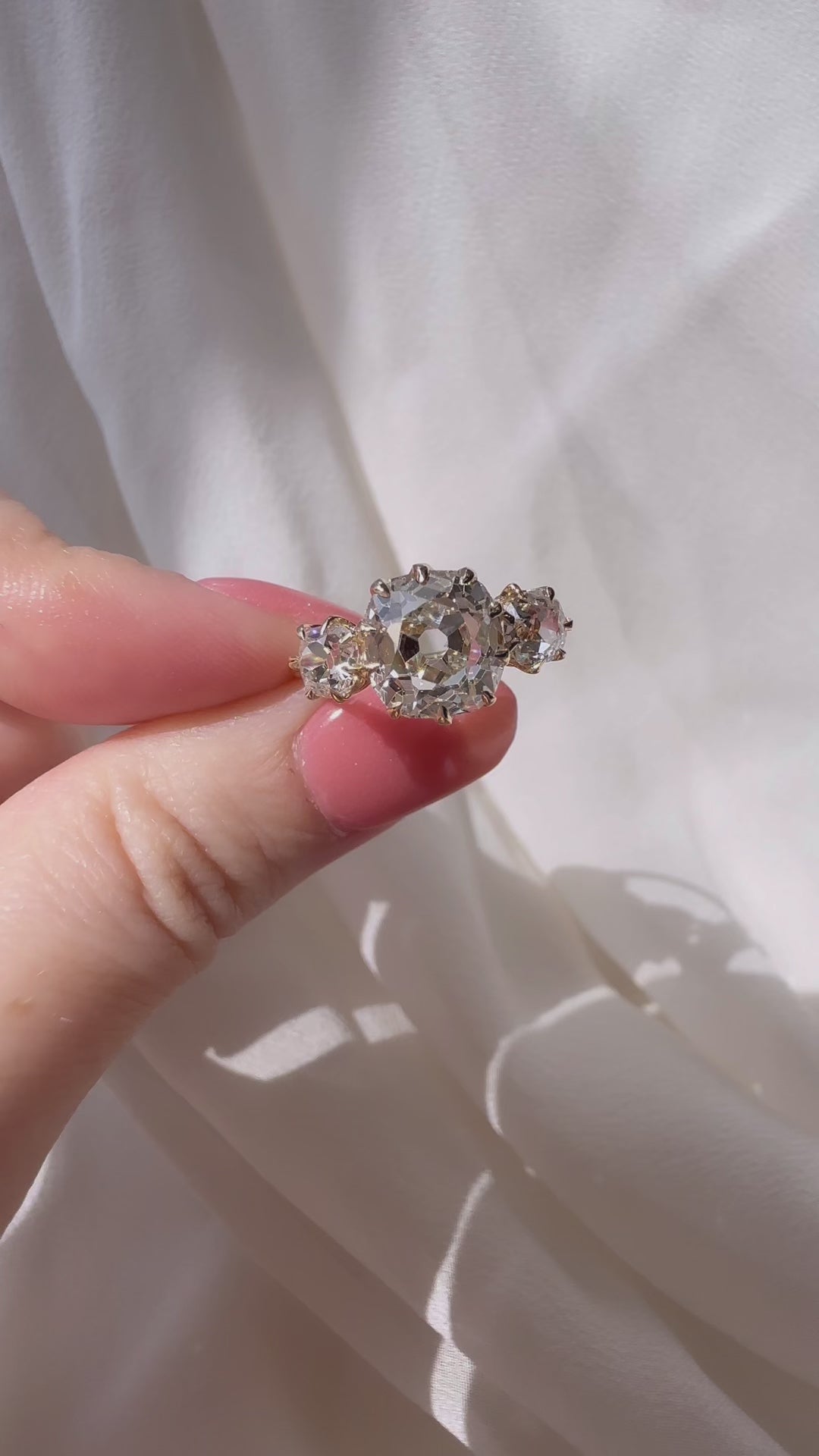 j-k-l color, si-i clarity diamond in yellow gold setting