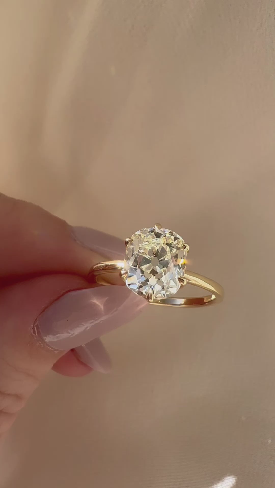 m-z color, si-i clarity diamond in yellow gold setting