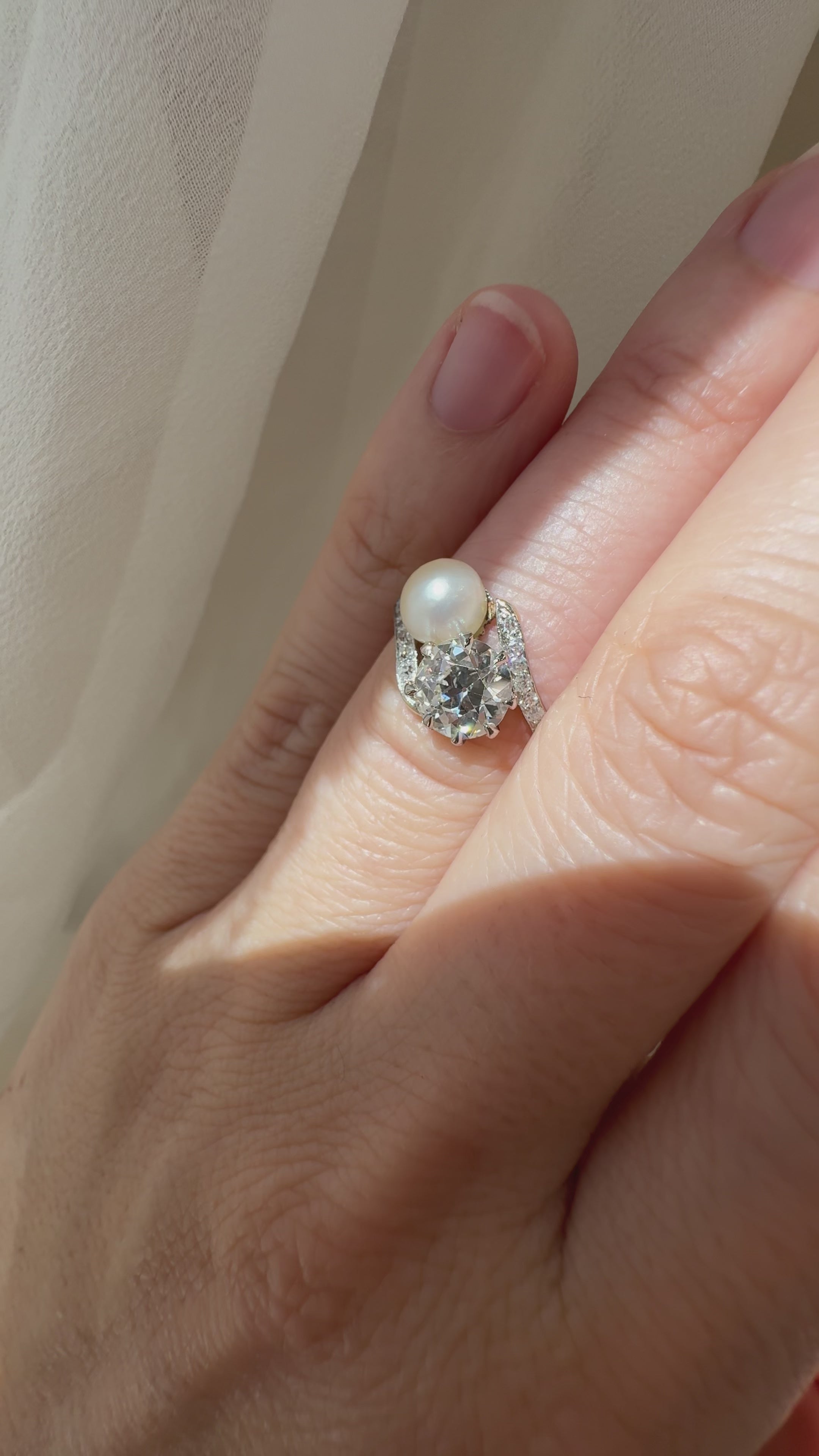 g-h-i color, si-i clarity diamond in platinum setting