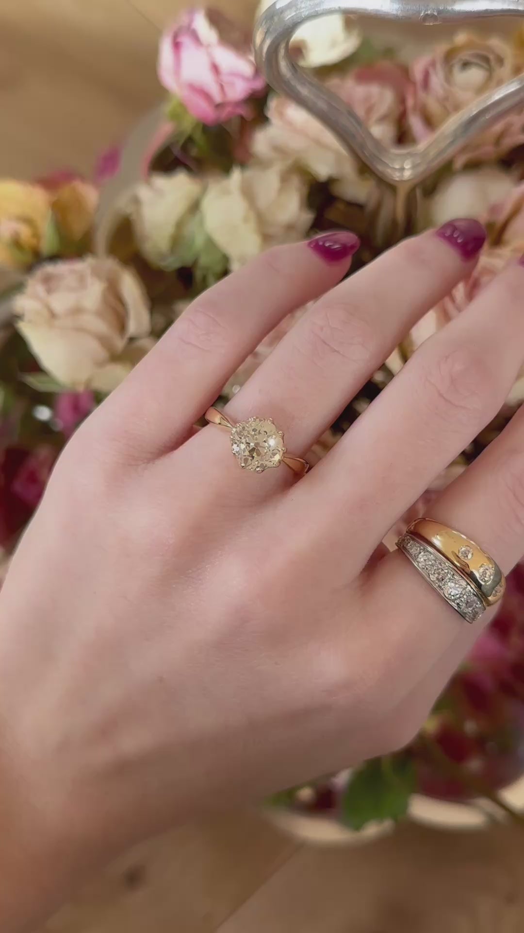 m-z color, vs clarity diamond in yellow gold setting