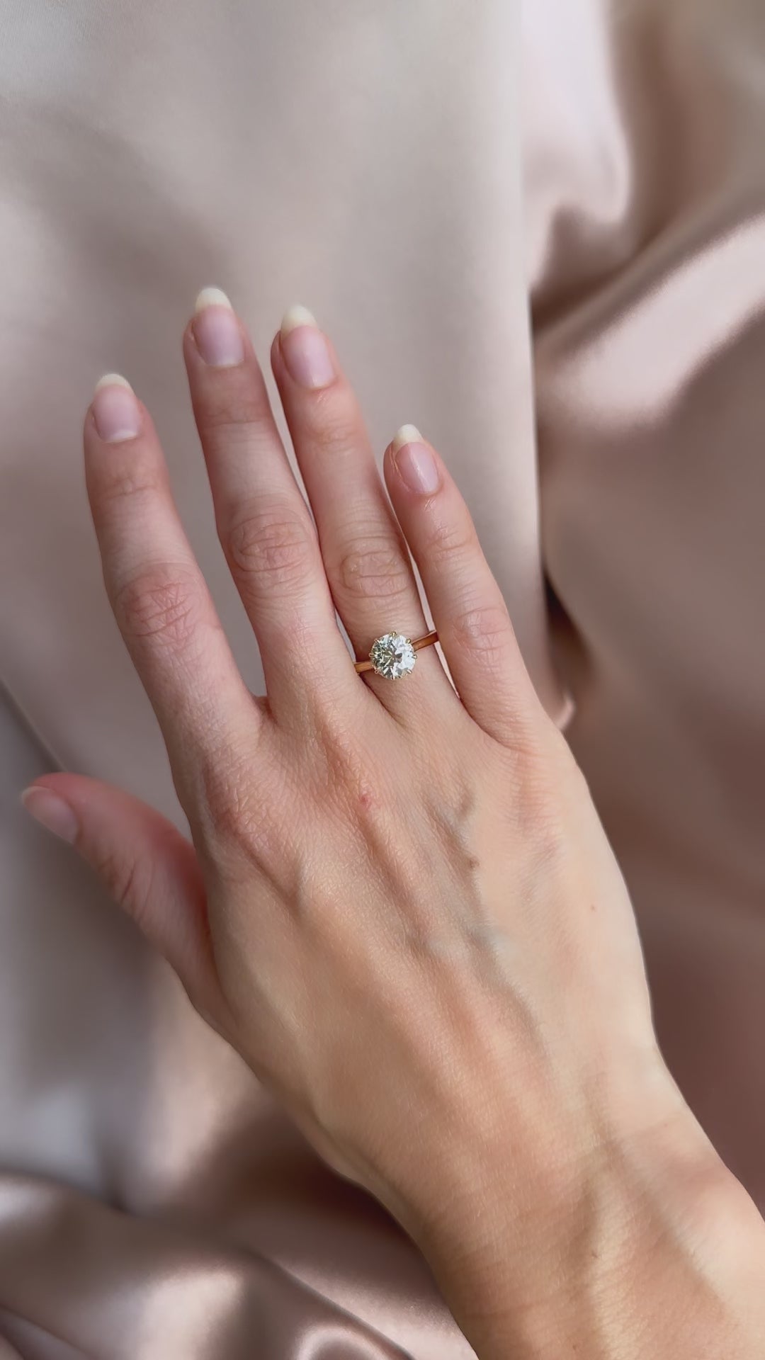 m-z color, si-i clarity diamond in yellow gold setting