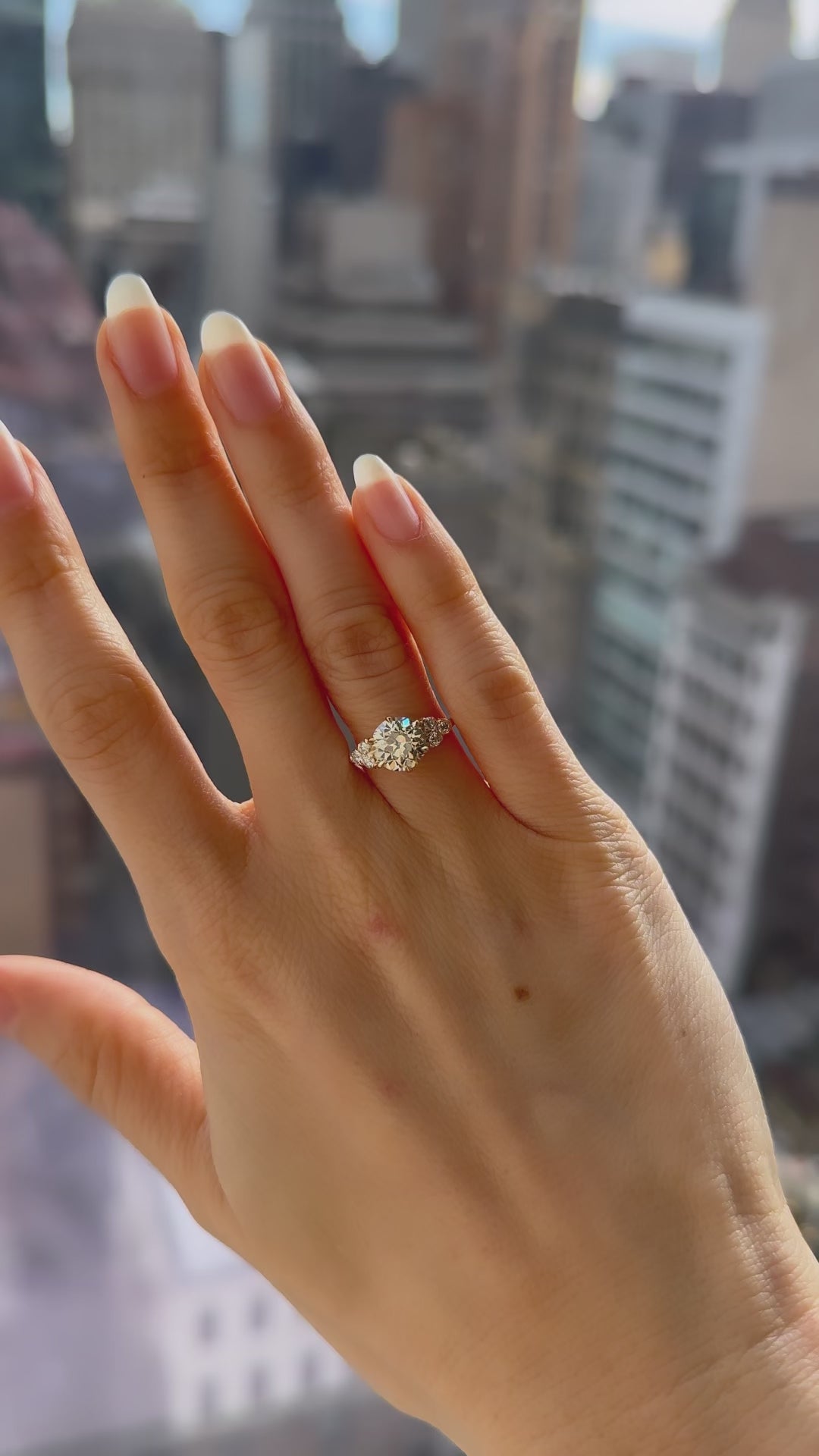 m-z color, vs clarity diamond in yellow gold setting