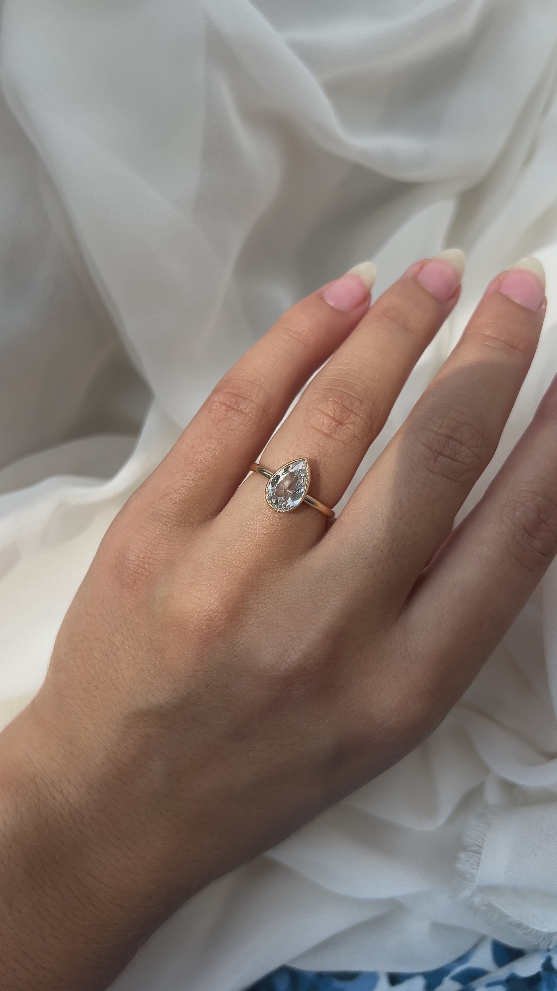 j-k-l color, si-i clarity diamond in yellow gold setting