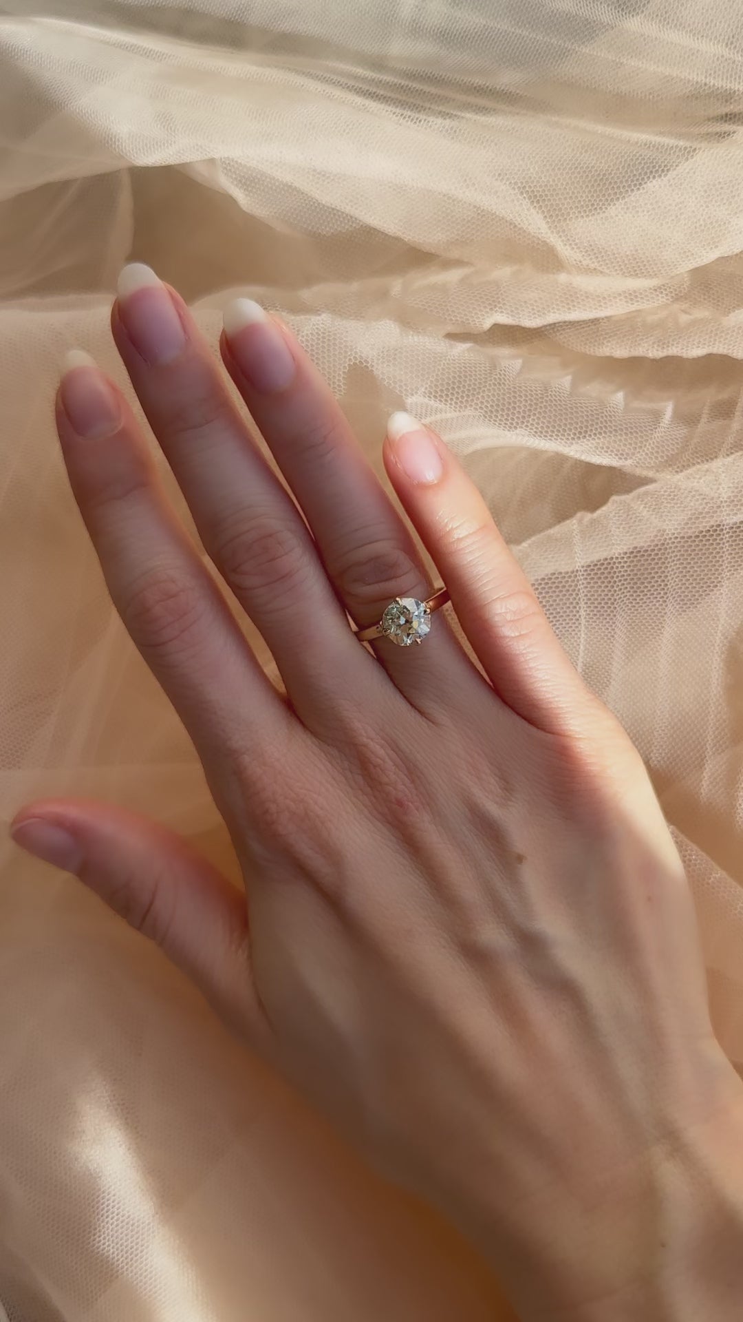 m-z color, vs clarity diamond in yellow gold setting