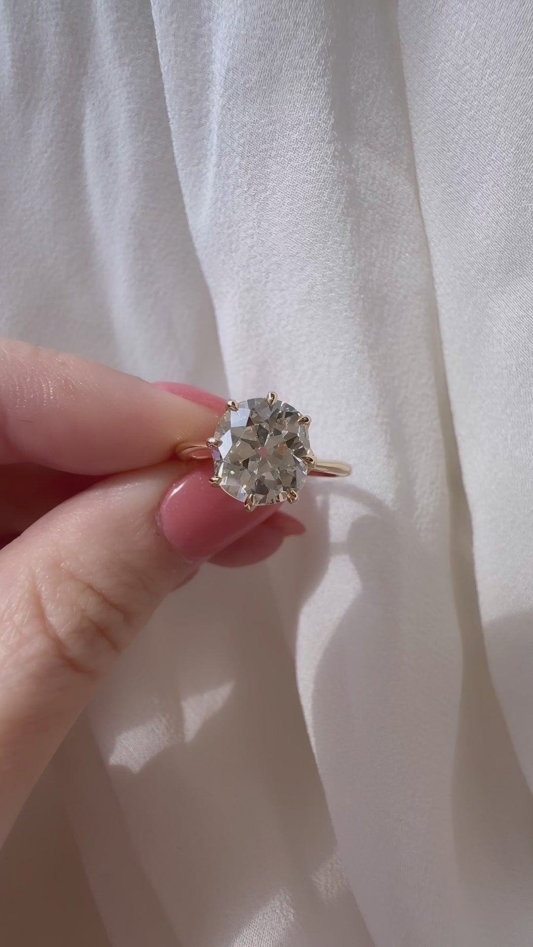 m-z color, si-i clarity diamond in yellow gold setting