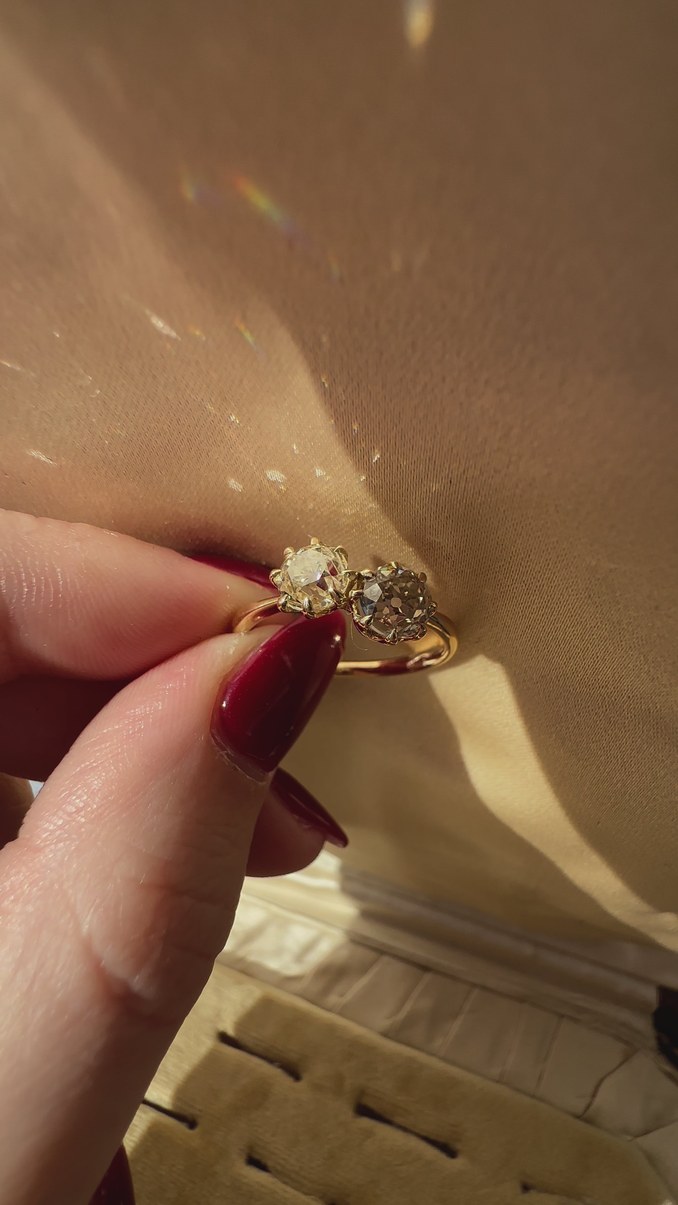 m-z color, vs clarity diamond in yellow gold setting