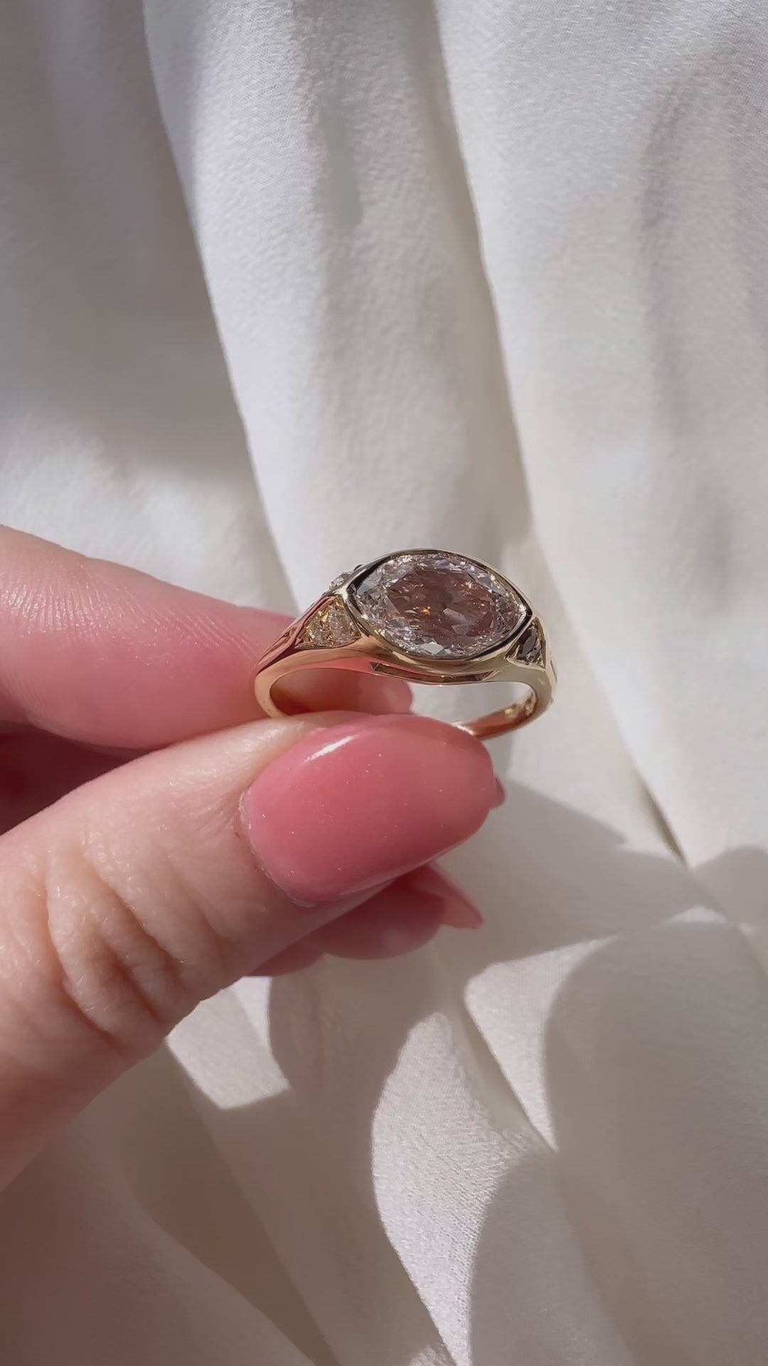 g-h-i color, vs clarity diamond in yellow gold setting