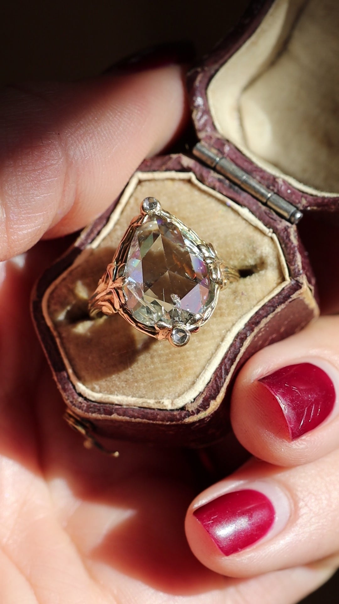 m-z color, si-i clarity diamond in yellow gold setting