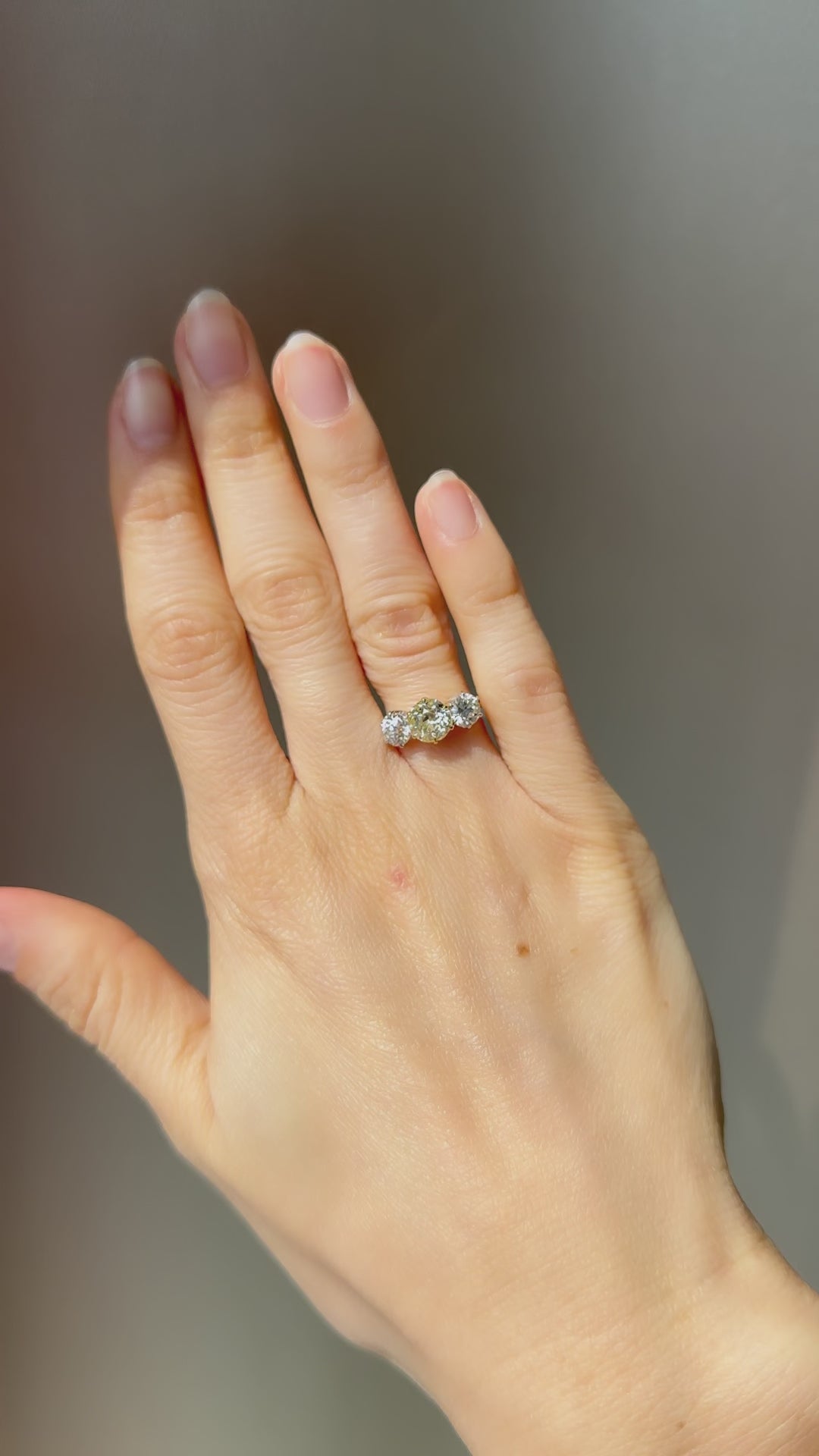 m-z color, si-i clarity diamond in yellow gold setting