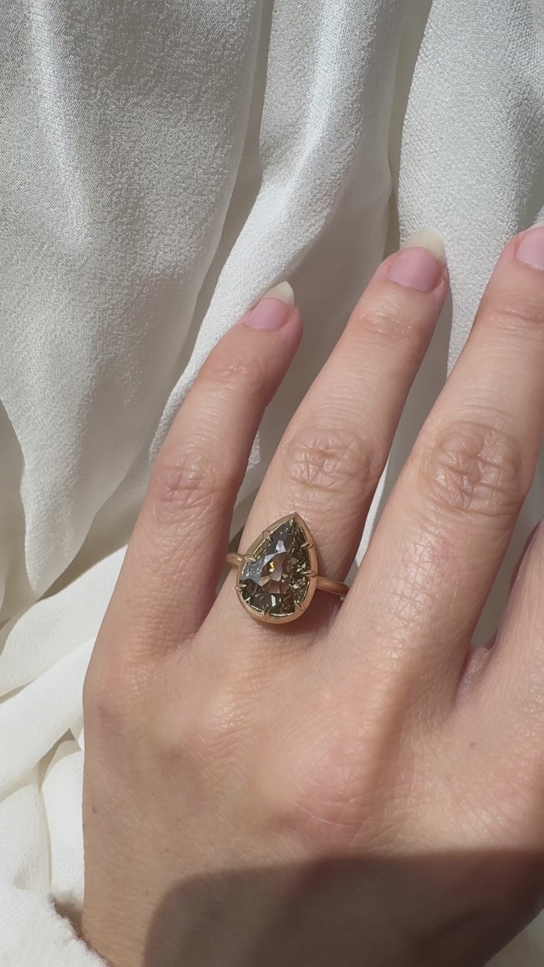 fancy color, si-i clarity diamond in yellow gold setting