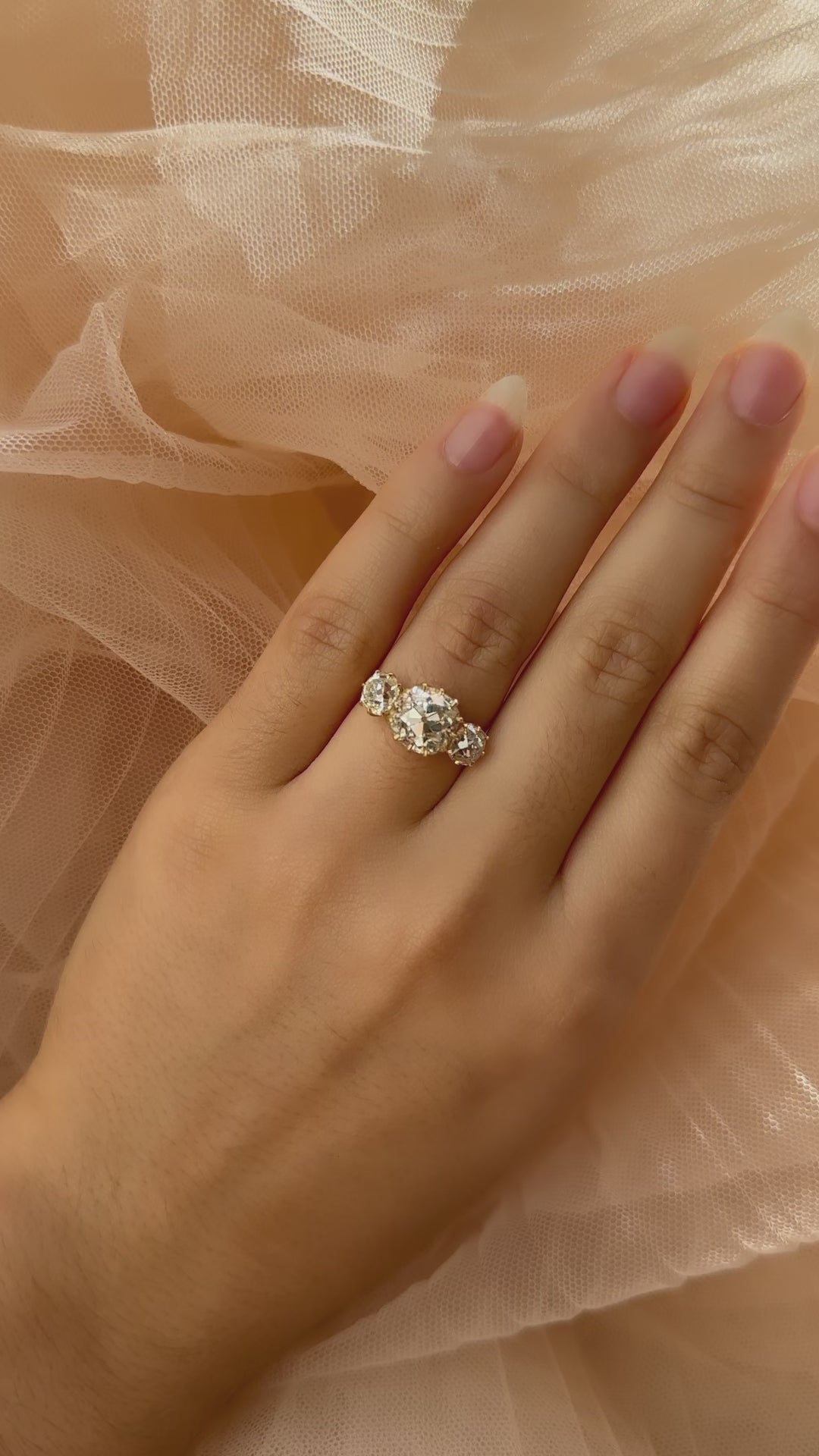 m-z color, si-i clarity diamond in yellow gold setting