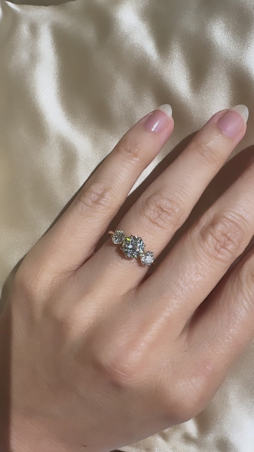 j-k-l color, si-i clarity diamond in yellow gold setting