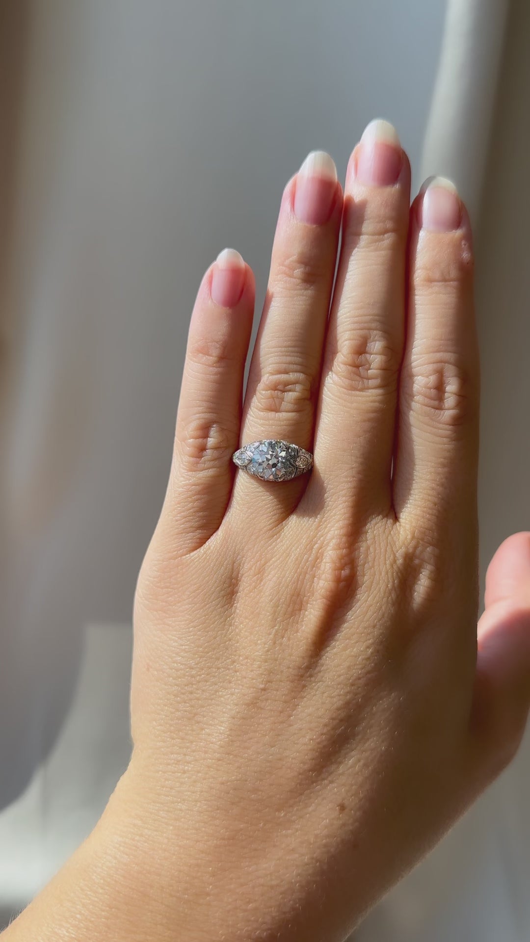 d-e-f color, vvs clarity diamond in platinum setting