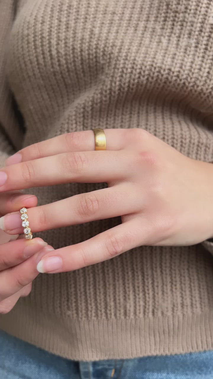 j-k-l color, vs clarity diamond in yellow gold setting