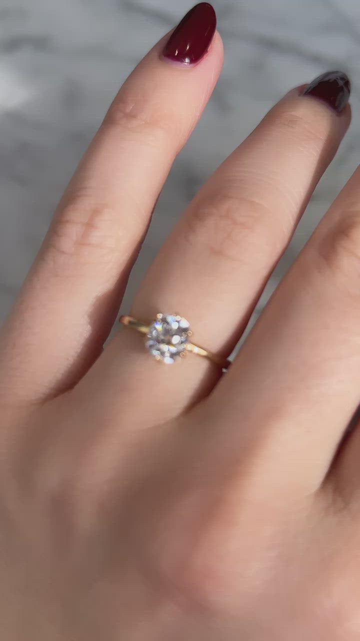 g-h-i color, vs clarity diamond in yellow gold setting