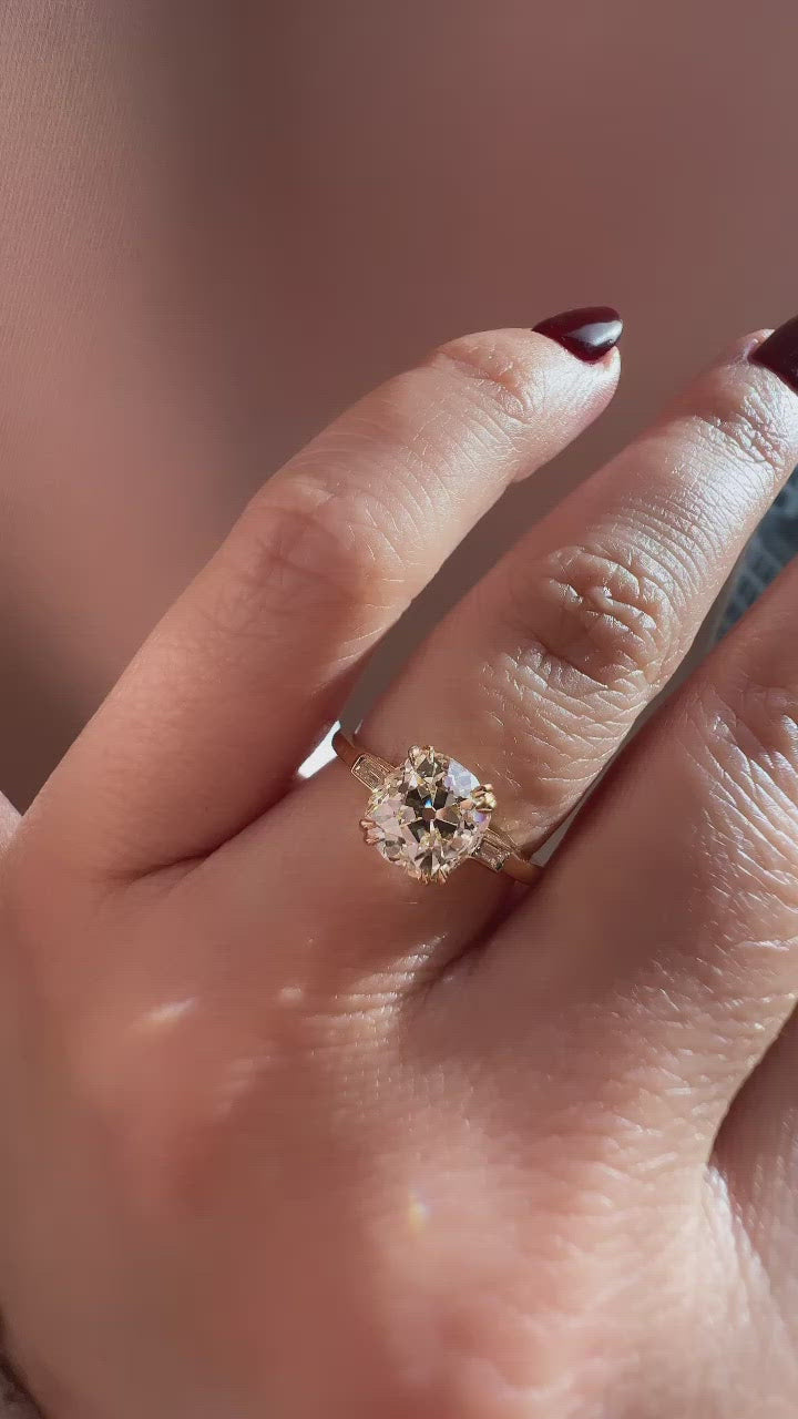 j-k-l color, vvs clarity in yellow gold setting