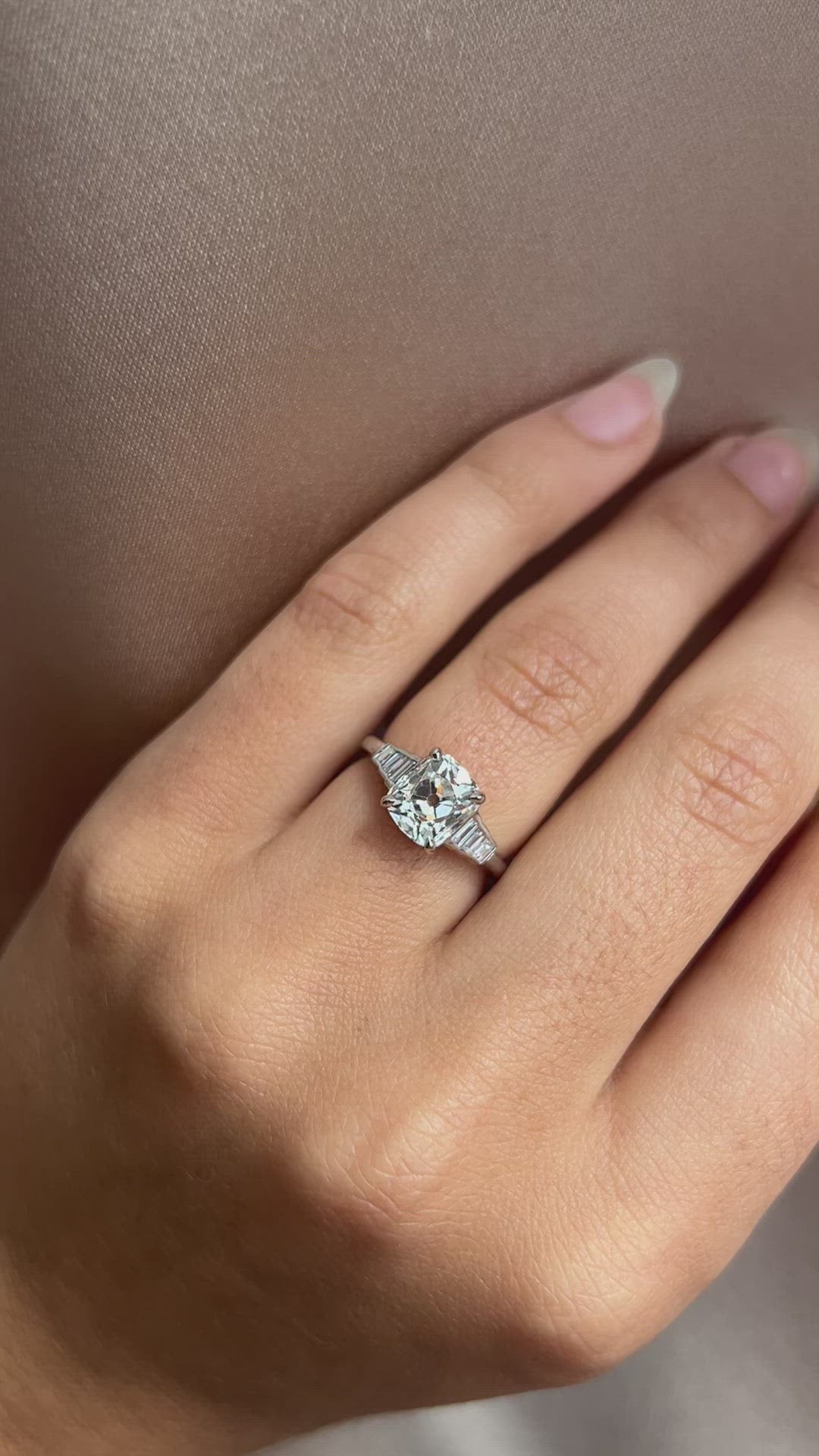 g-h-i color, si-i clarity diamond in platinum setting