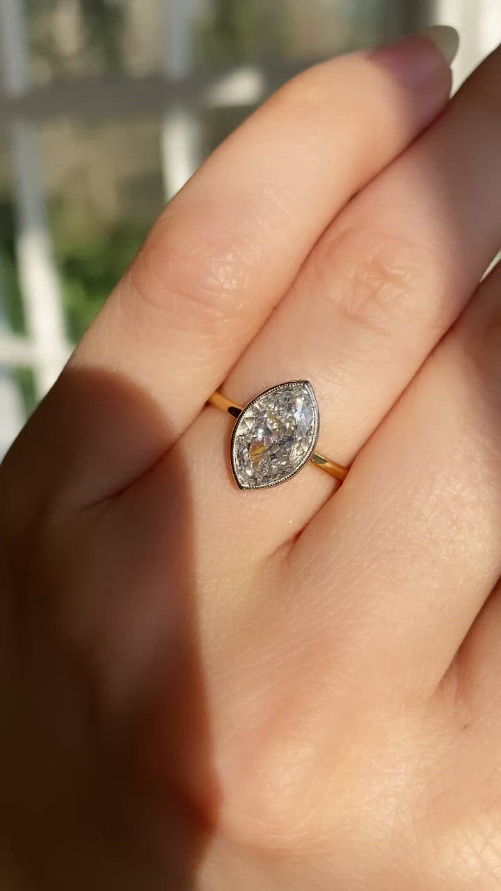 d-e-f color, vs clarity diamond in two-tone setting
