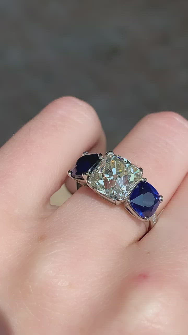 m-z color, vs clarity diamond in platinum setting