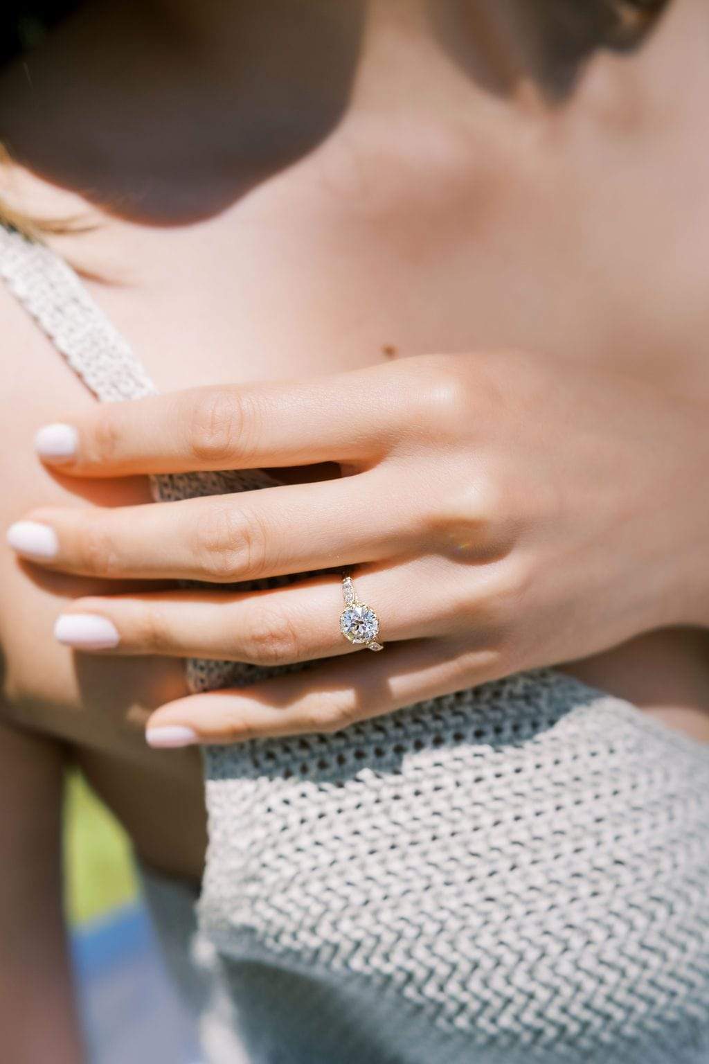 m-z color, vs clarity diamond in yellow gold setting