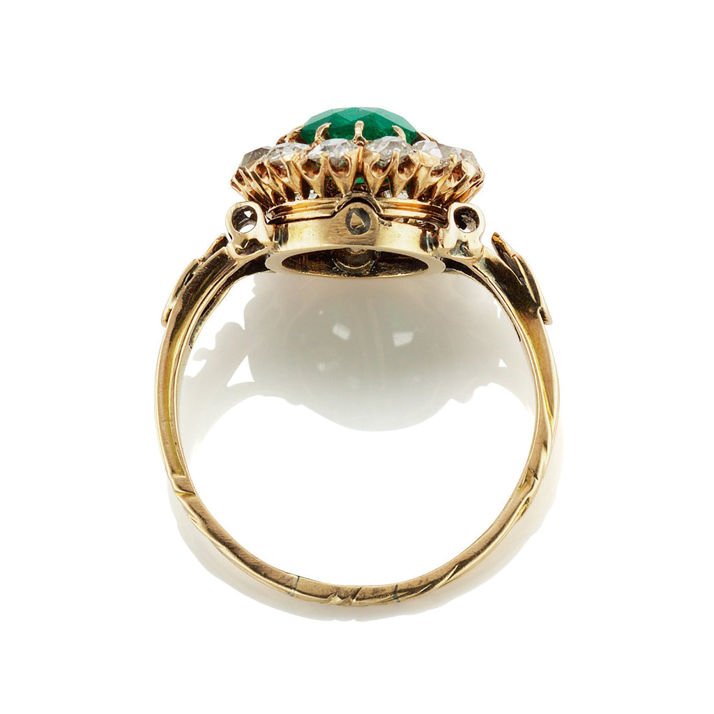 2.75ct oval Emerald