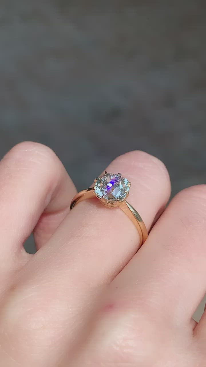 g-h-i color, si-i clarity diamond in yellow gold setting