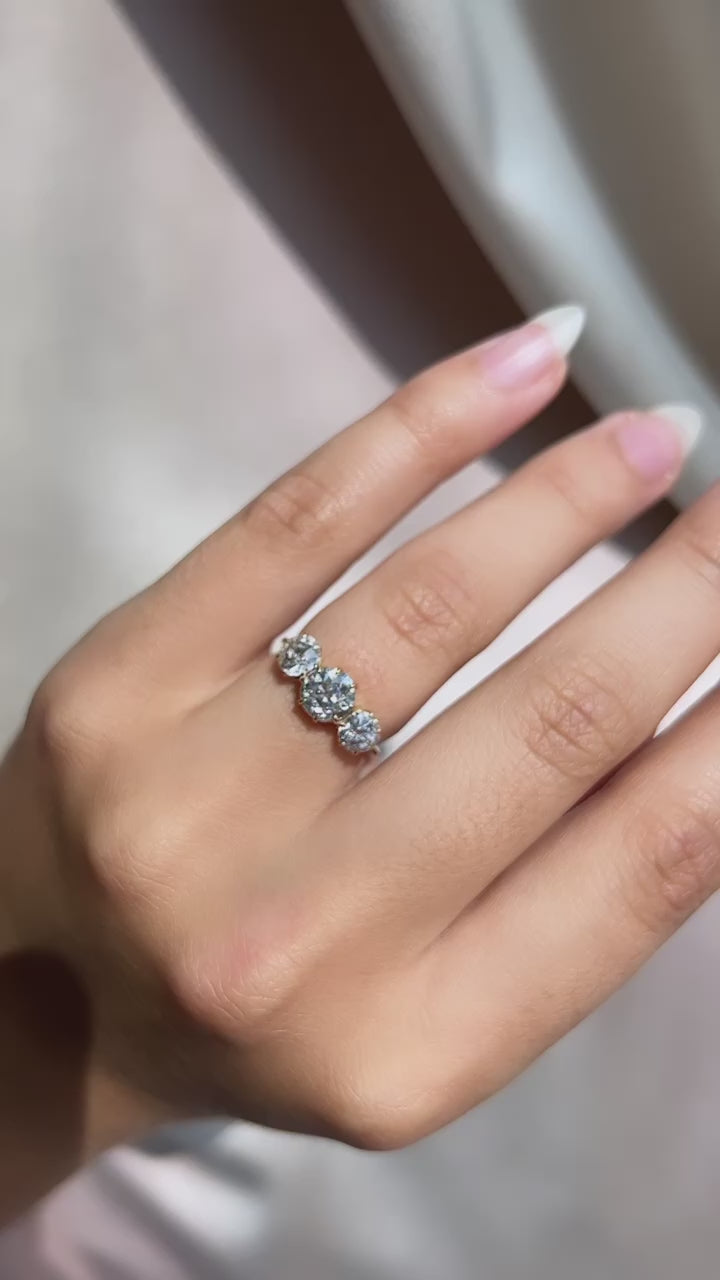 j-k-l color, si-i clarity diamond in yellow gold setting