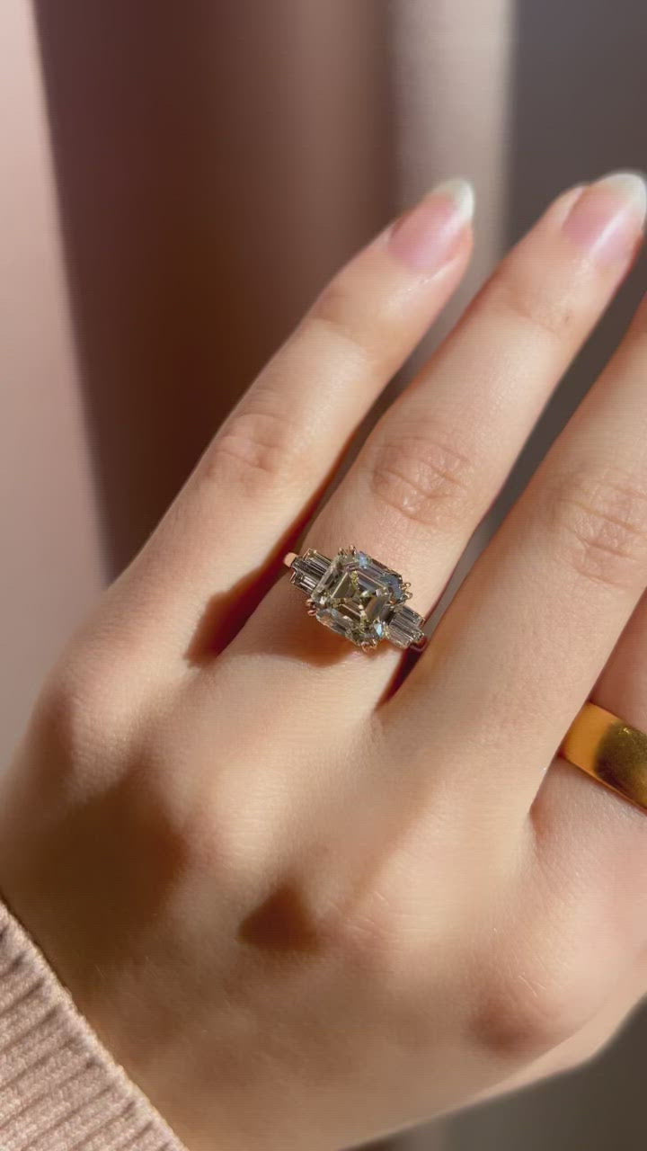 m-z color, si-i clarity diamond in yellow gold setting