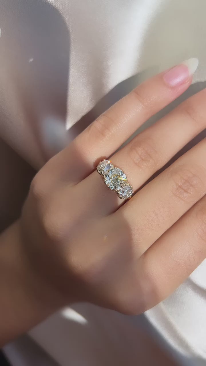 m-z color, si-i clarity diamond in yellow gold setting