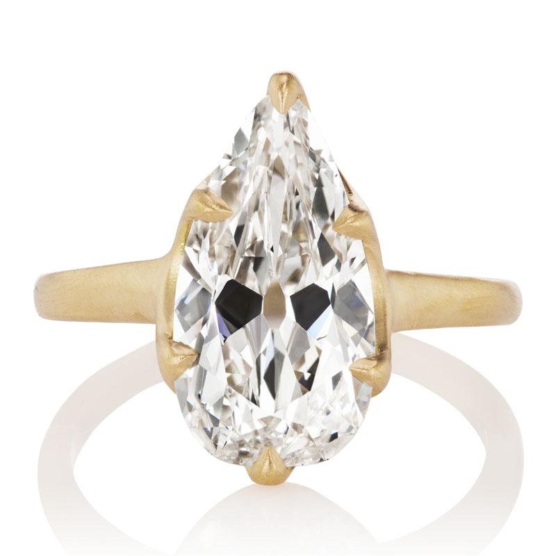 3.32 ct Pear Cut Diamond 18kt Yellow Gold Setting