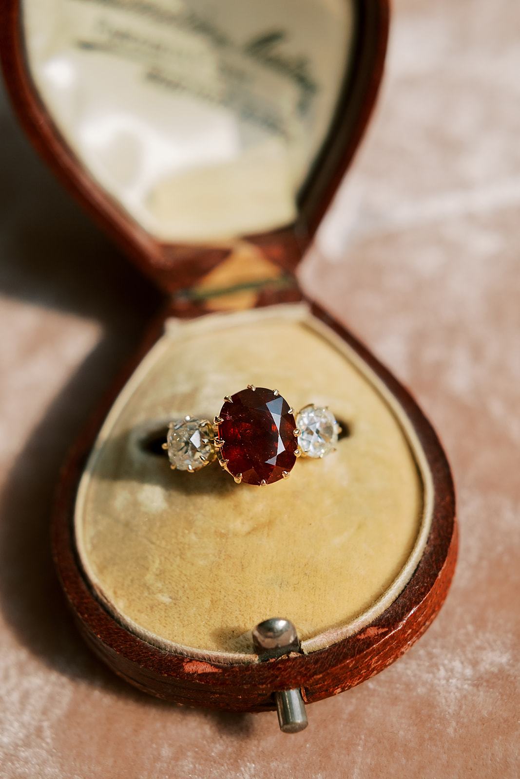 j-k-l color, vs clarity in yellow gold setting