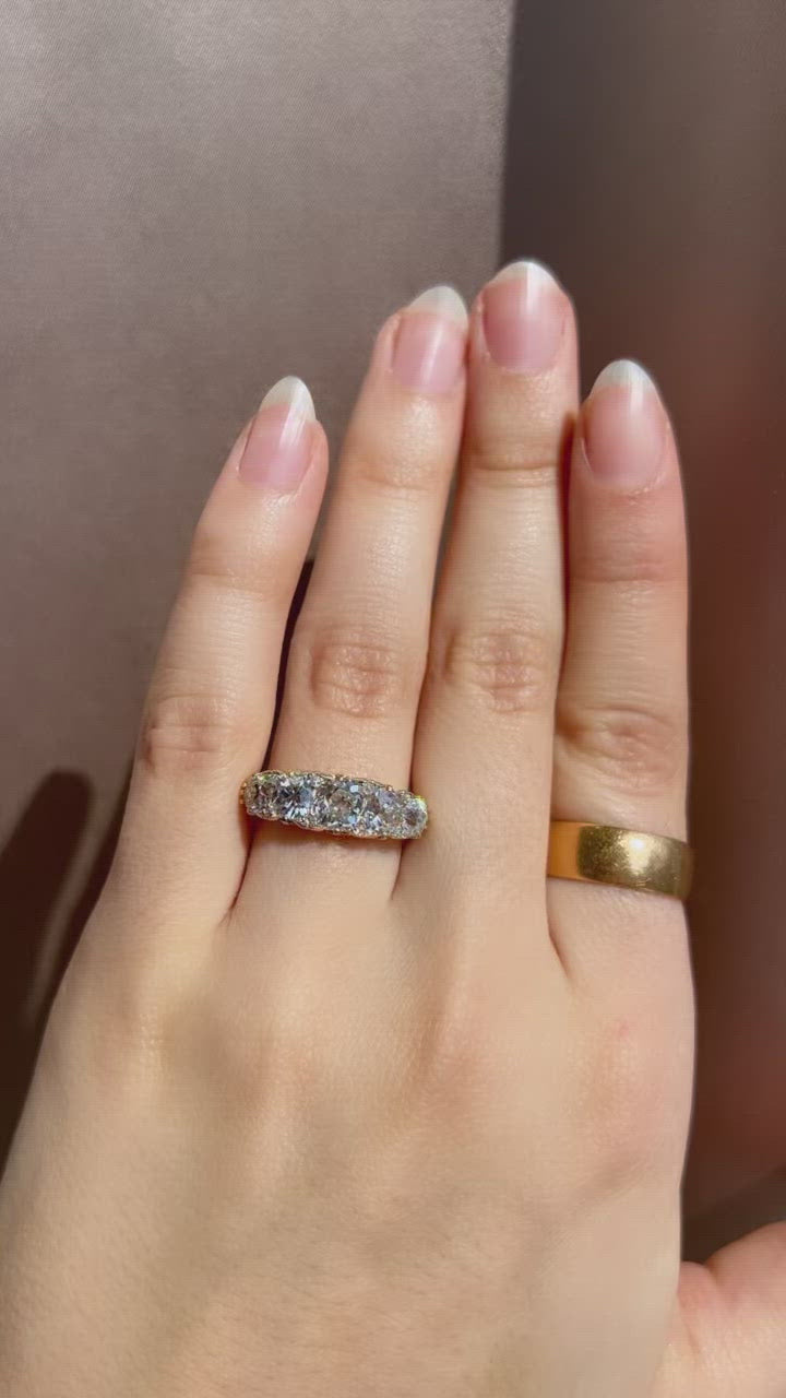 g-h-i color, vs clarity in yellow gold setting