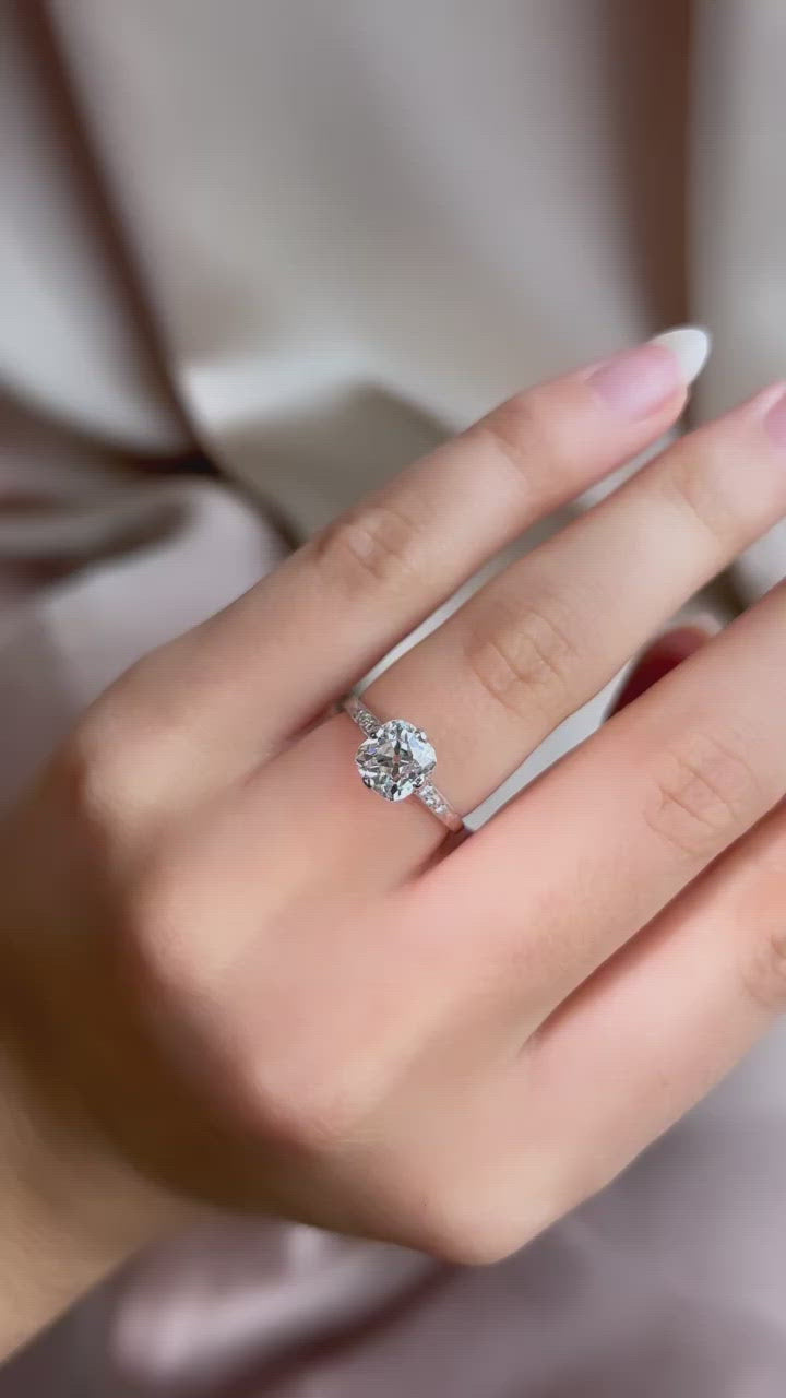 j-k-l color, si-i clarity diamond in platinum setting