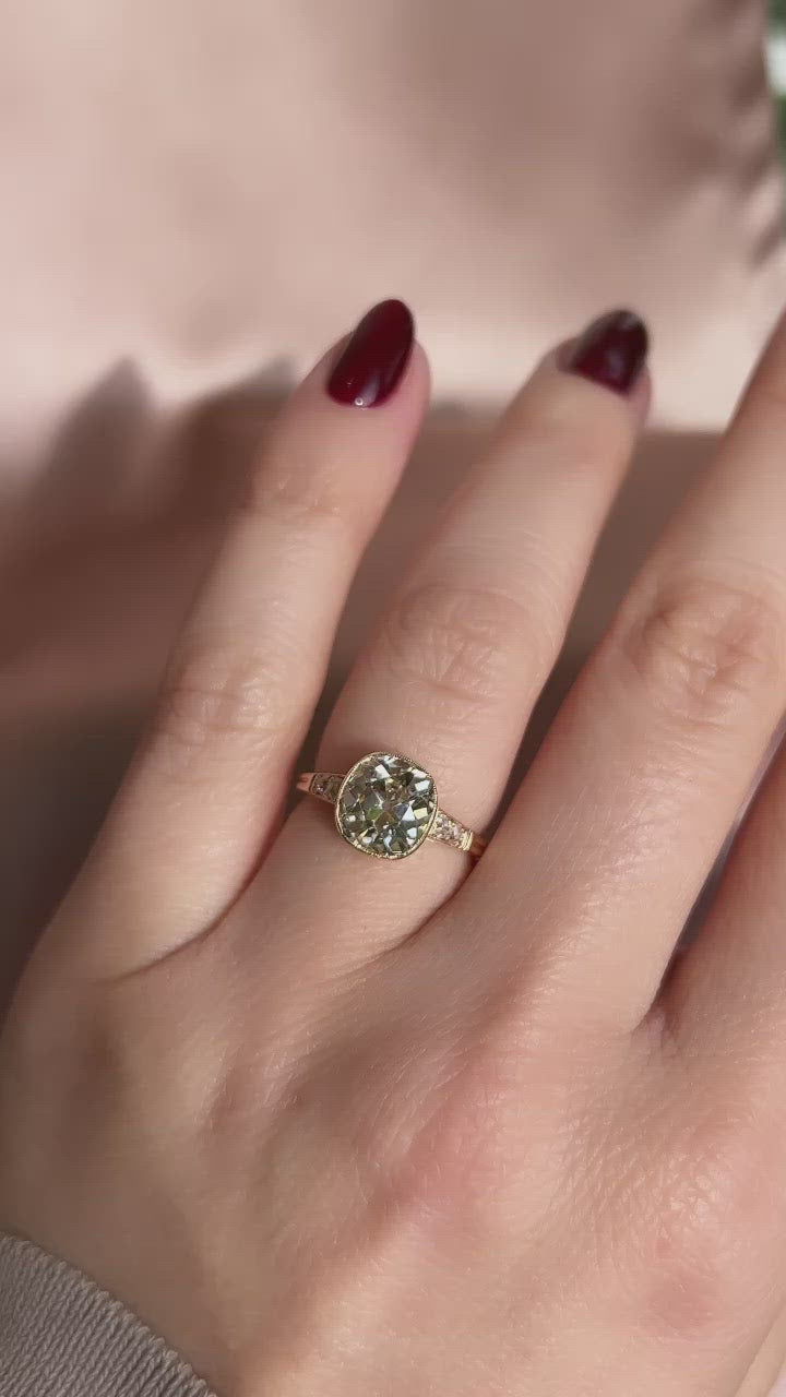 m-z color, si-i clarity diamond rings in yellow gold setting