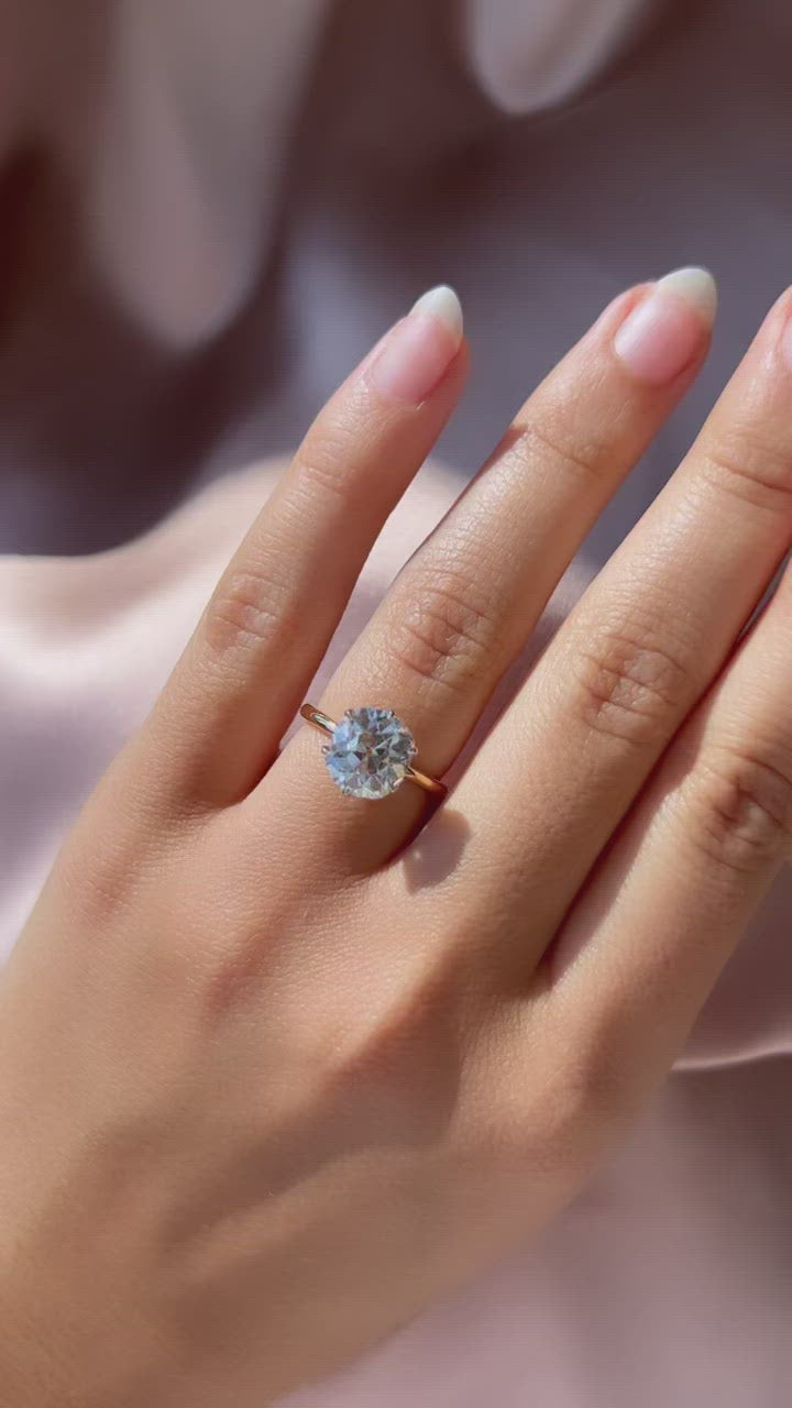 g-h-i color, vs clarity diamond in two-tone setting