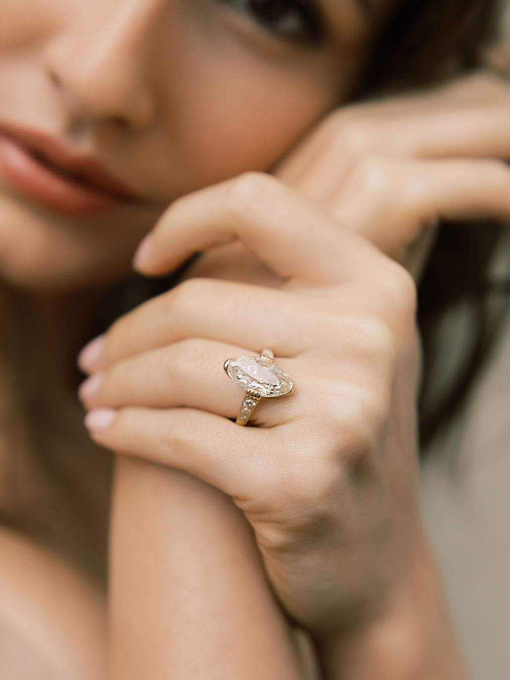 5-02ct-oval-cut-diamond-12500409647187