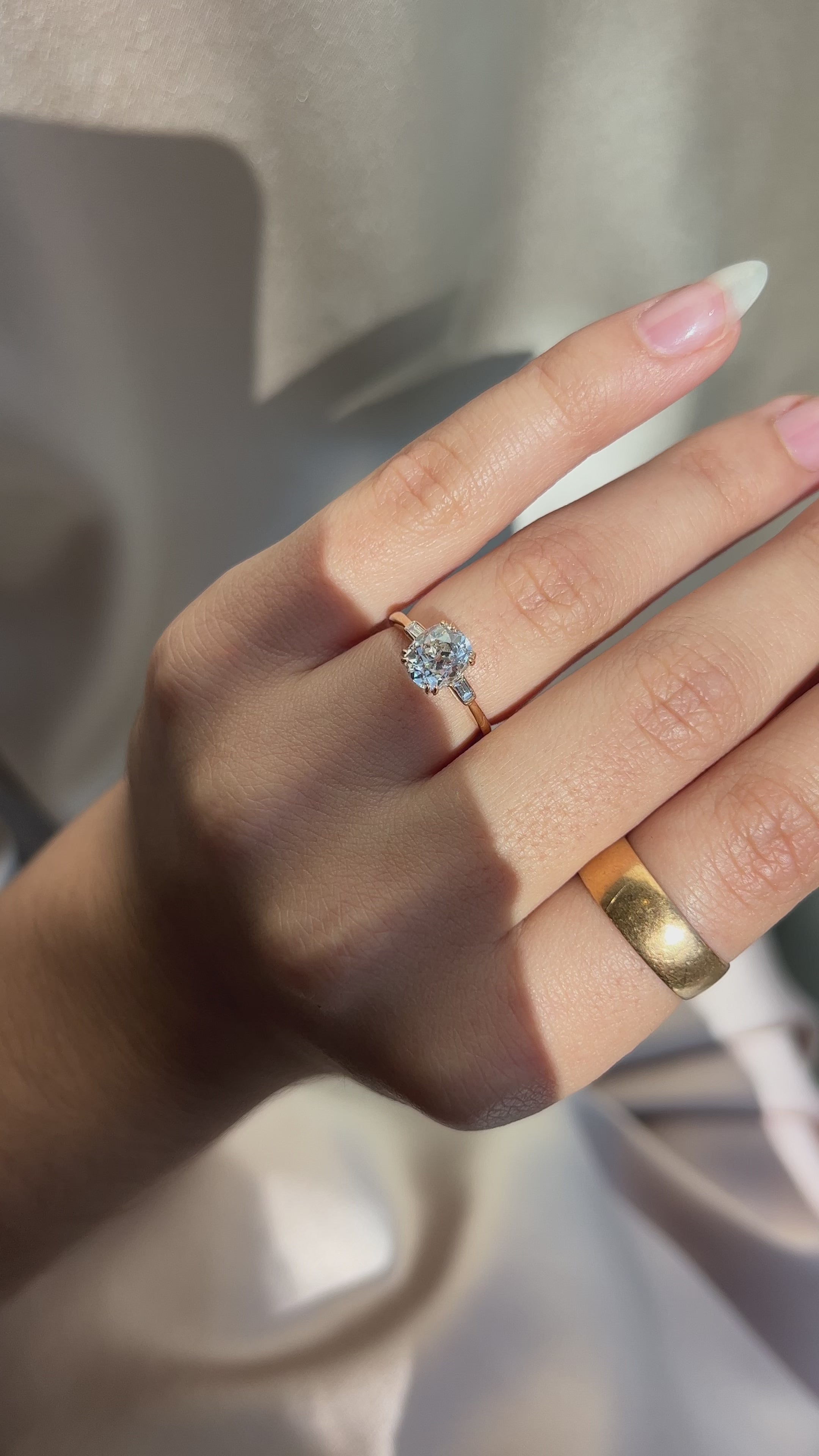 g-h-i color, vs clarity diamond in yellow gold setting