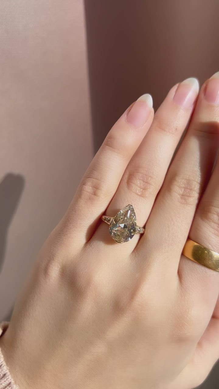 Pear cut diamond 