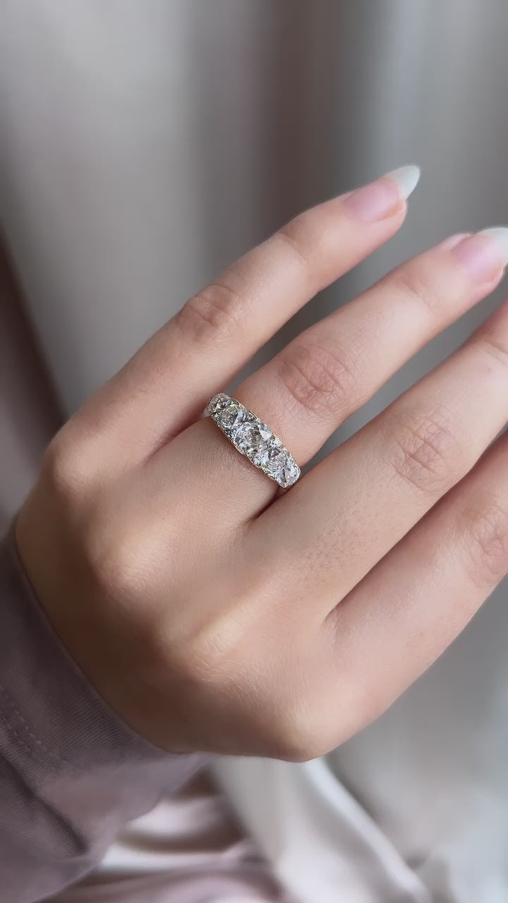 j-k-l color, si-i clarity diamond in yellow gold setting