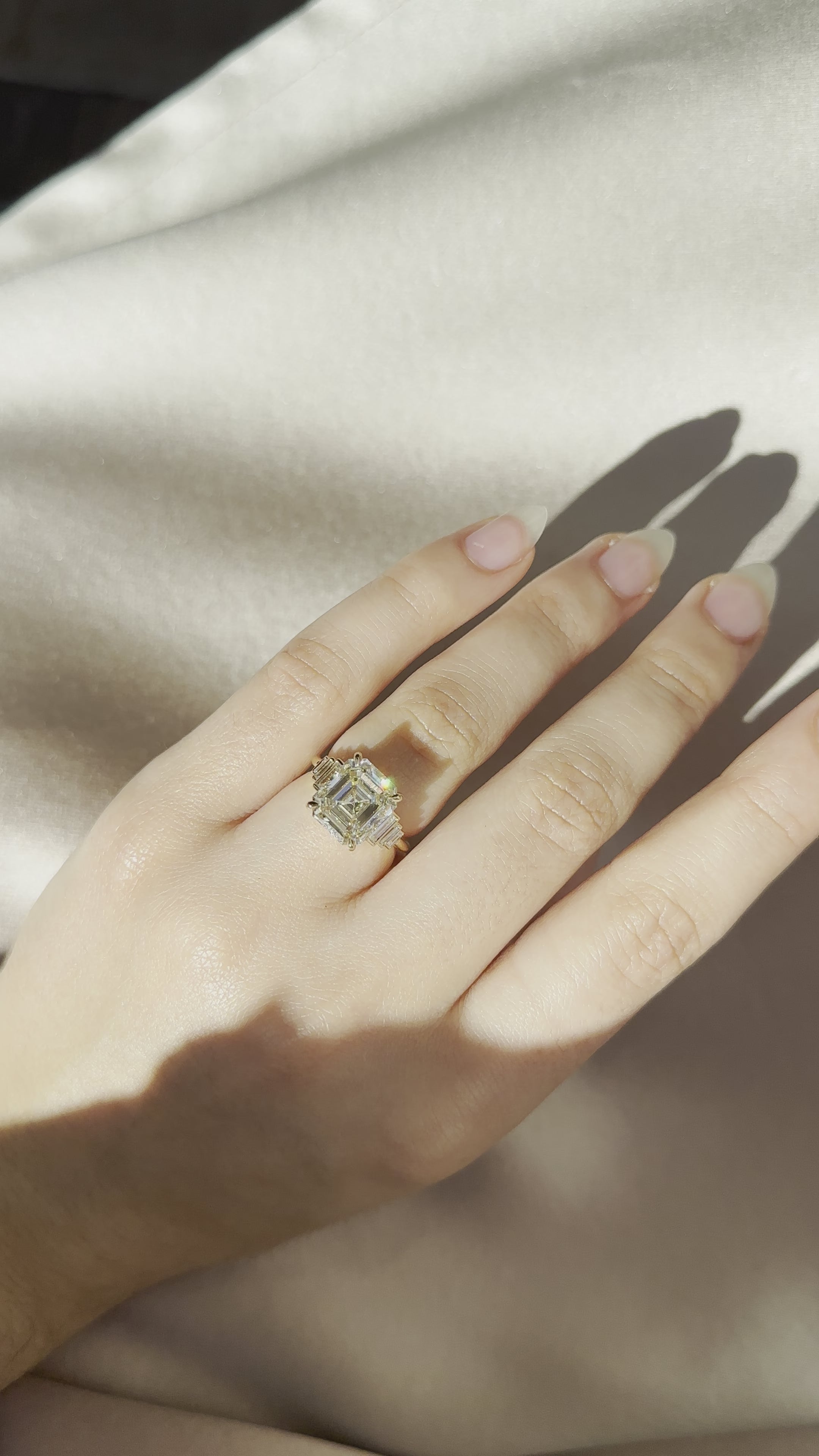 m-z color, vs clarity diamond in yellow gold setting