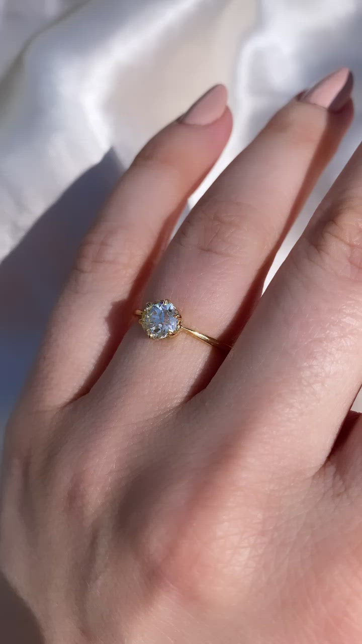 m-z color, vs clarity diamond in yellow gold setting