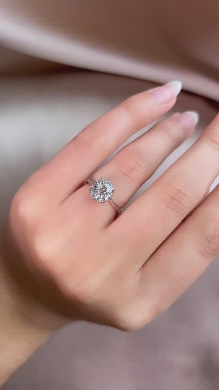 g-h-i color, si-i clarity diamond in platinum setting