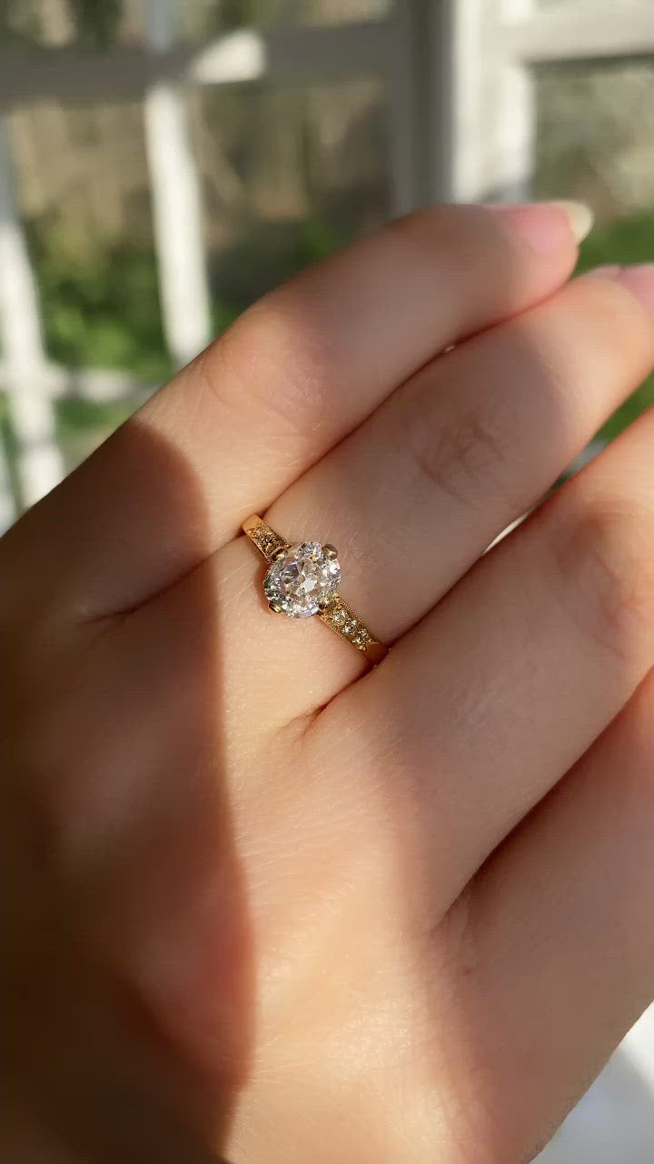 g-h-i color, vs clarity diamond in yellow gold setting