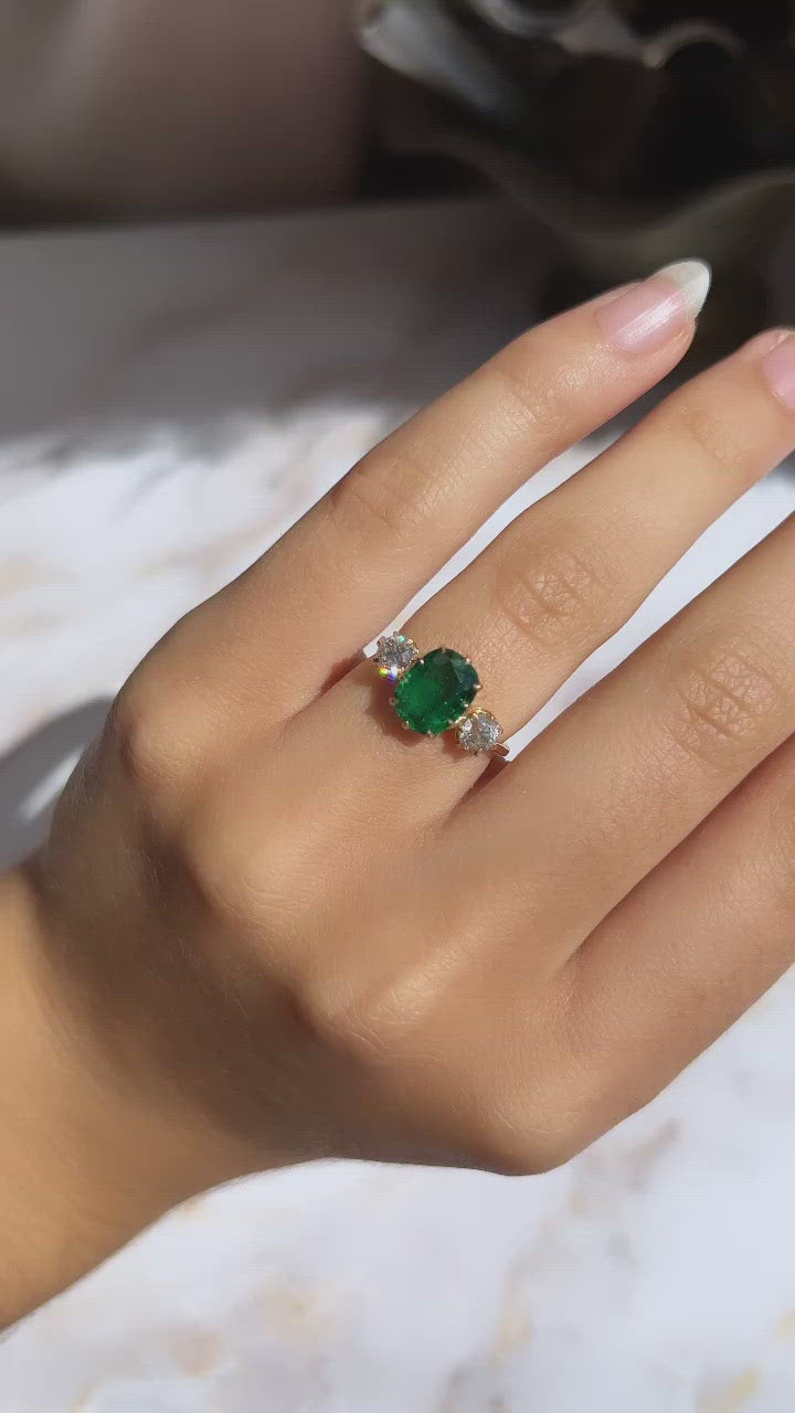 j-k-l color, si-i clarity diamond in yellow gold setting