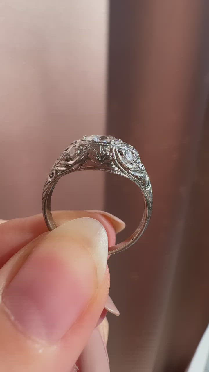 d-e-f color, vs clarity diamond in platinum setting