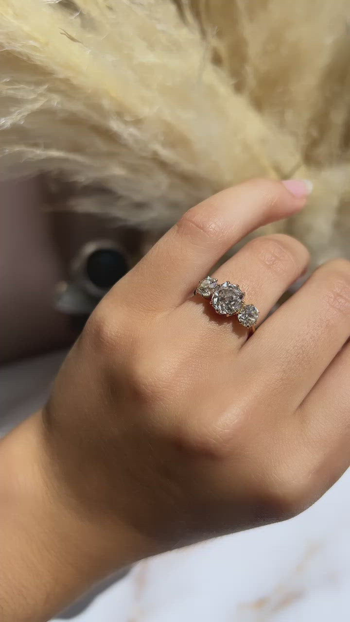 j-k-l color, si-i clarity diamond in yellow gold setting