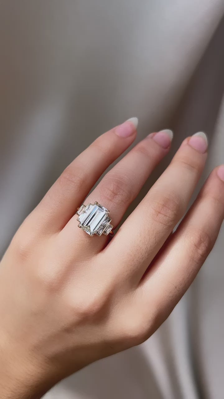 j-k-l color, si-i clarity diamond in yellow gold setting